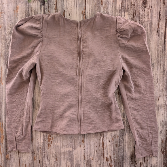 Aritzia Wilfred Henrietta Ruched Blouse Taupe Women's 4 - Picture 6 of 8